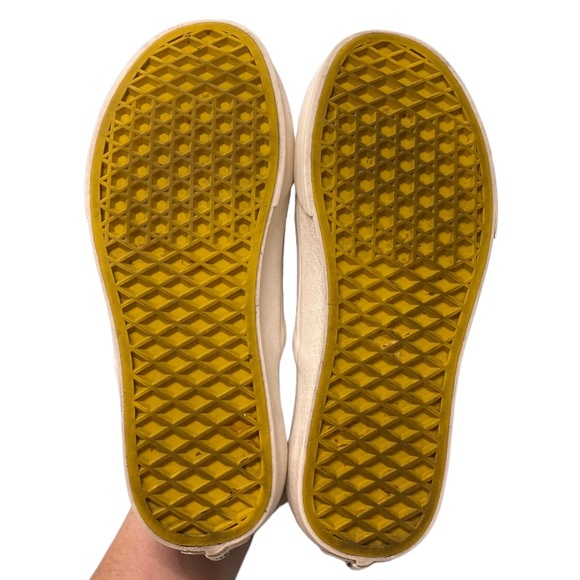 Harry Potter Hufflepuff House Logo Vans Slip On Sneakers Women’s 6 Men’s 4.5 - Picture 6 of 7